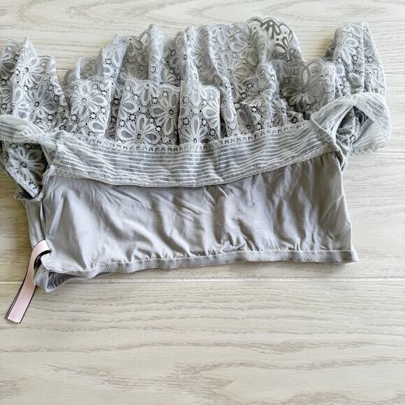 Victoria's Secret Silver Gray Lace Crop Off the Shoulder Flounce Bralette Large - Picture 7 of 8
